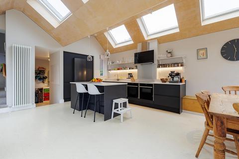 4 bedroom semi-detached house for sale, Churchill Road, Guildford