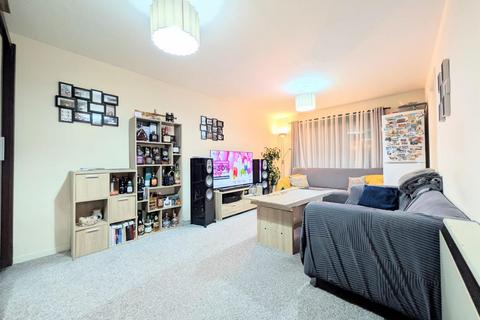 1 bedroom flat for sale, The Drive, Langley