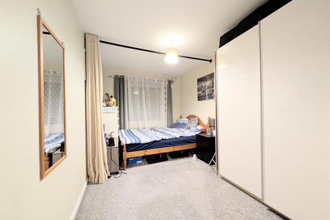 1 bedroom flat for sale, The Drive, Langley