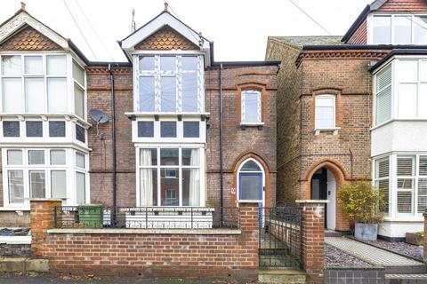 Canterbury Road, Watford WD17