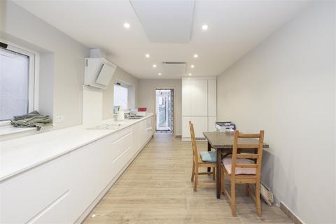 undefined, Canterbury Road, Watford WD17