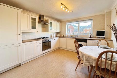 2 bedroom flat to rent, Harold Road, Clacton-on-Sea, Essex, CO15