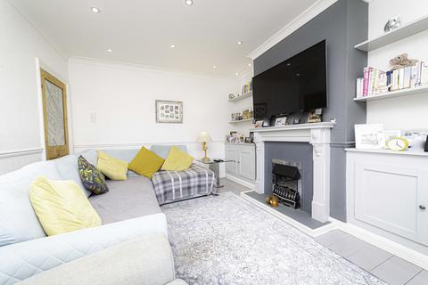 2 bedroom flat for sale, Droveway Gardens, Dover, CT15