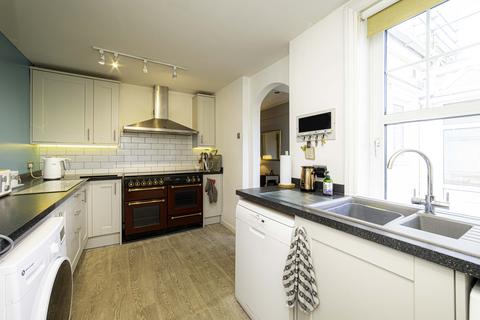2 bedroom flat for sale, Droveway Gardens, Dover, CT15
