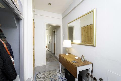 2 bedroom flat for sale, Droveway Gardens, Dover, CT15
