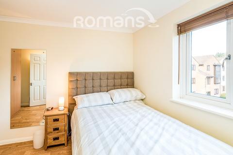 1 bedroom flat to rent, Knaves Hollow, Wooburn Moor, High Wycombe, HP10