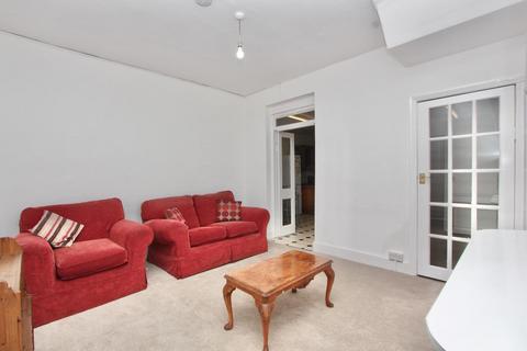 3 bedroom house to rent, Dowsett Road, London N17