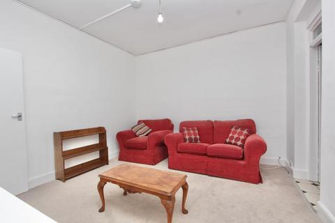 3 bedroom house to rent, Dowsett Road, London N17