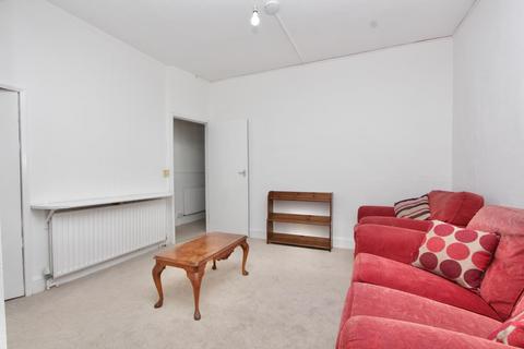3 bedroom house to rent, Dowsett Road, London N17