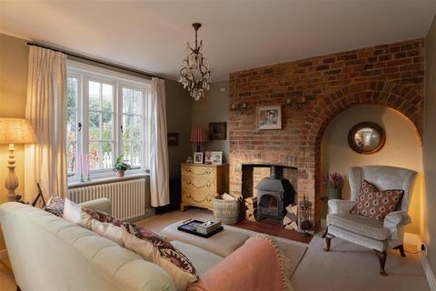 3 bedroom semi-detached house for sale, The Coombe, Betchworth