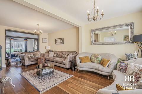 4 bedroom semi-detached house for sale, Manford Way, Chigwell, IG7