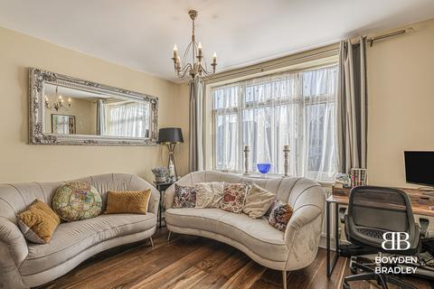 4 bedroom semi-detached house for sale, Manford Way, Chigwell, IG7