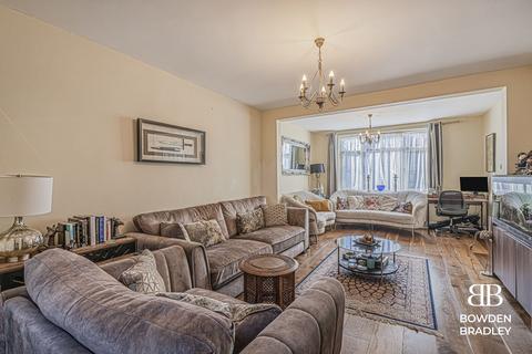 4 bedroom semi-detached house for sale, Manford Way, Chigwell, IG7