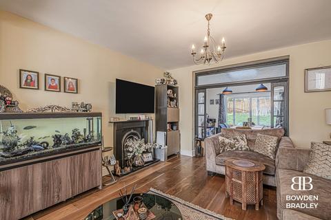 4 bedroom semi-detached house for sale, Manford Way, Chigwell, IG7