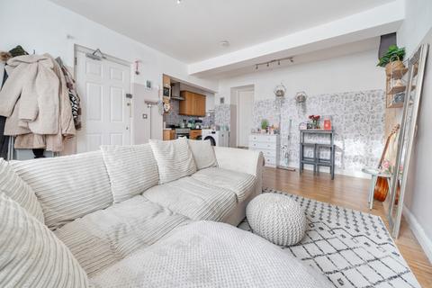 1 bedroom apartment for sale, Park Street, Towcester, Northamptonshire, NN12