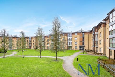 2 bedroom flat for sale, Three Bridges, Crawley RH10