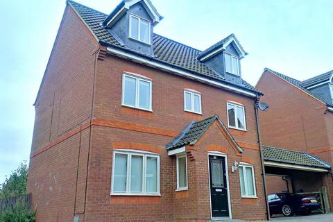 4 bedroom semi-detached house to rent, Foxley Place, Loughton