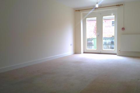 4 bedroom semi-detached house to rent, Foxley Place, Loughton