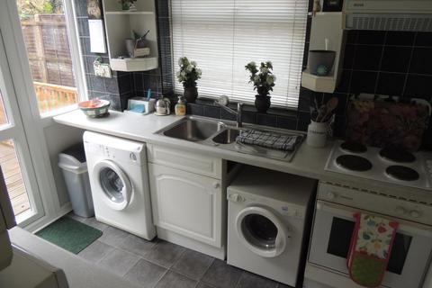 3 bedroom semi-detached house to rent, Celina Close, Bletchley