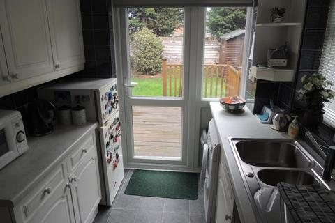 3 bedroom semi-detached house to rent, Celina Close, Bletchley