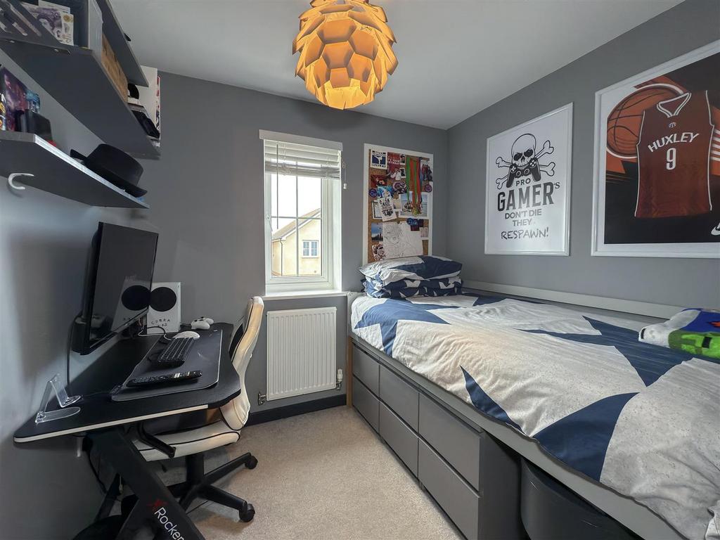 Bedroom 4.jpg