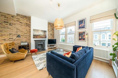 2 bedroom maisonette for sale, Plato Road, London SW2