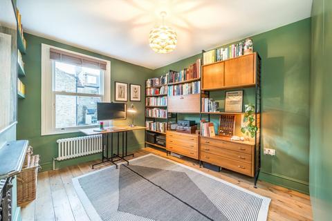 2 bedroom maisonette for sale, Plato Road, London SW2