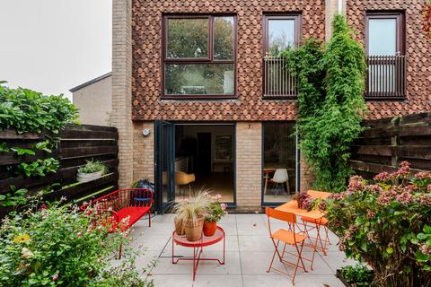 3 bedroom terraced house for sale, Deans Close, London CR0