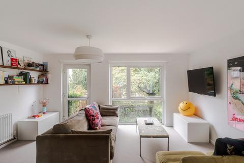 3 bedroom terraced house for sale, Deans Close, London CR0