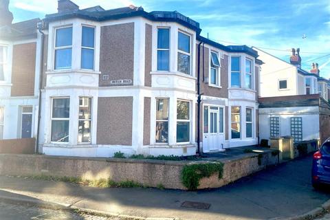 undefined, Ash Road, Bristol