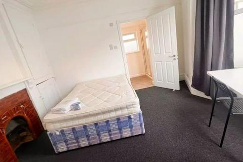 undefined, Ash Road, Bristol