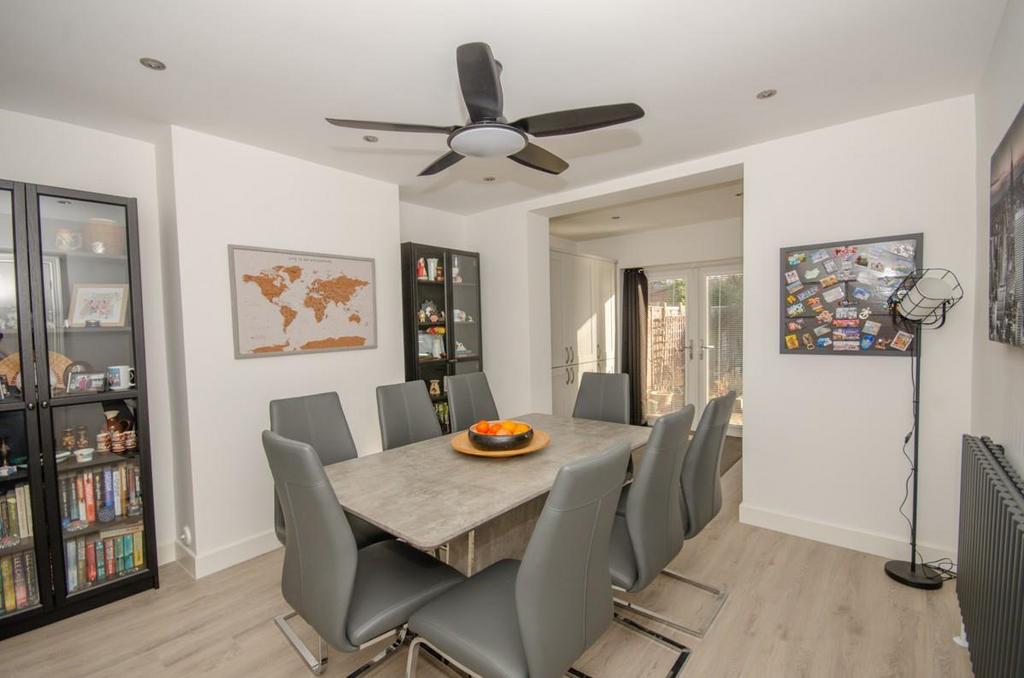 Dining room.jpg