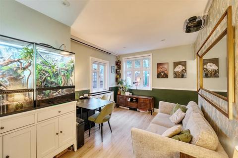 2 bedroom apartment for sale, South Place, Surbiton