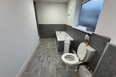 2 bedroom flat to rent, Stoddart Street, South Shields NE34