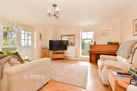 2 bedroom ground floor flat for sale, Uplands Road, Totland Bay, Isle of Wight