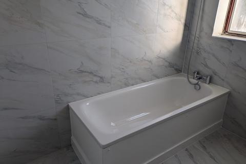 4 bedroom terraced house to rent, BRIAR AVENUE, NORBURY SW16