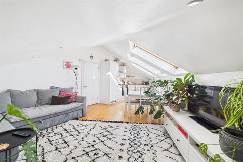 2 bedroom flat to rent, Eardley Road, Eardley Road, Streatham Common, SW16