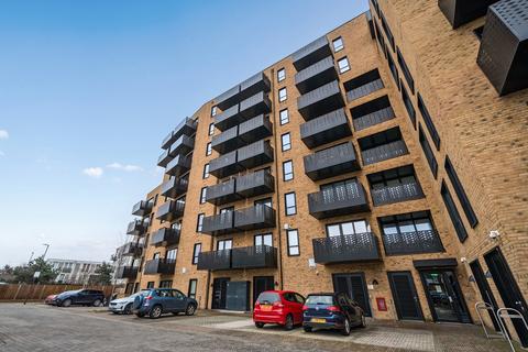 1 bedroom apartment for sale, Middle Road, London