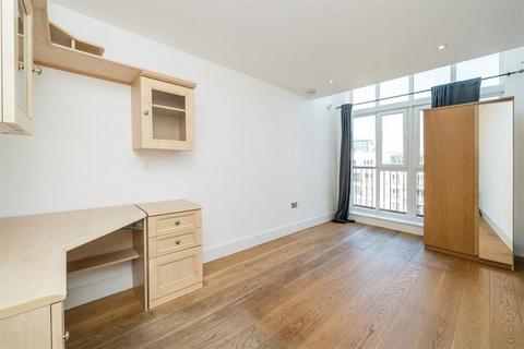 2 bedroom flat to rent, Durham Wharf Drive, Brentford TW8