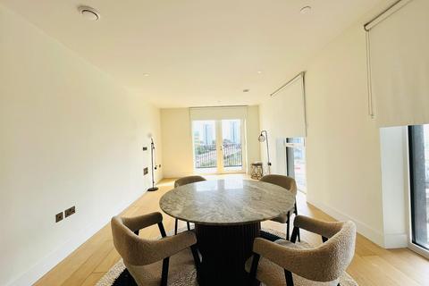 2 bedroom apartment to rent, Cascade Way, London W12