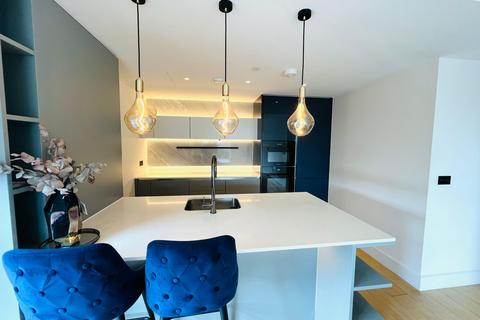 2 bedroom apartment to rent, Cascade Way, London W12