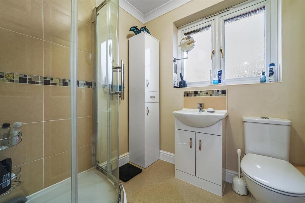 En suite to bedroom one