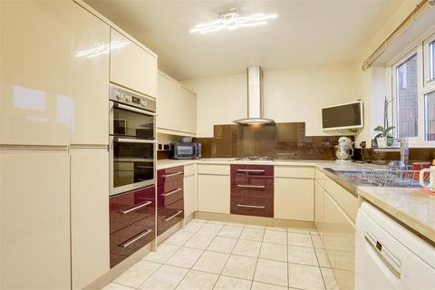 4 bedroom detached house for sale, Linksfield Court, West Bridgford NG2
