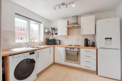 2 bedroom flat for sale, Gloucester Close, Redditch, B97
