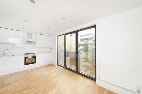1 bedroom flat to rent, Giffin Street, Market House, SE8