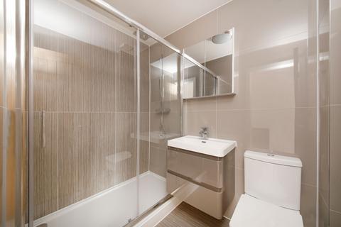 1 bedroom flat to rent, Giffin Street, Market House, SE8