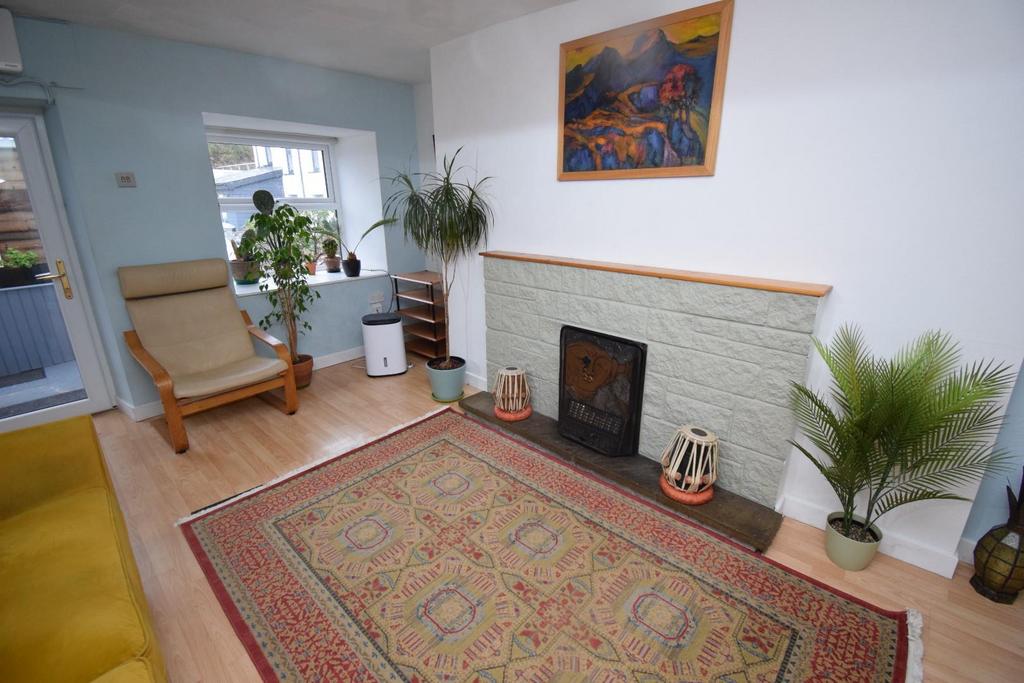 Living Area.JPG