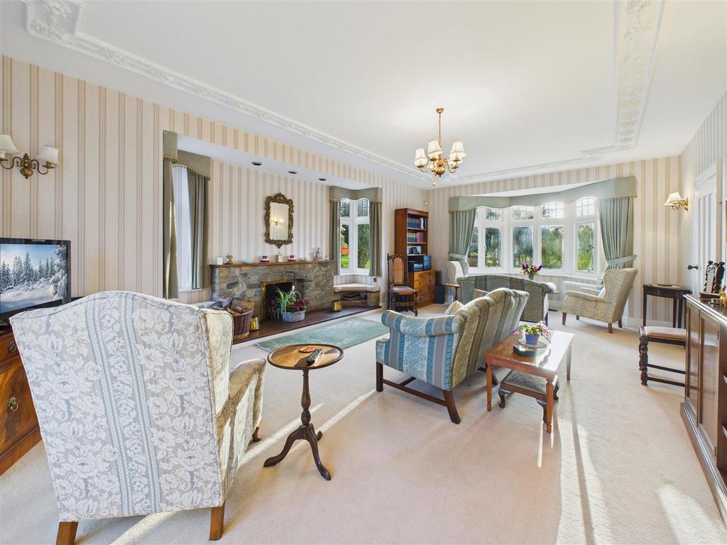 Formal Lounge