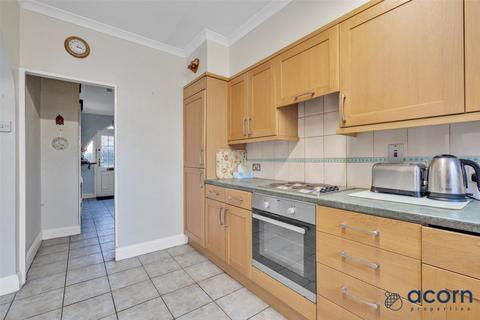 4 bedroom terraced house for sale, Colin Gardens, London NW9