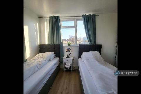 2 bedroom flat to rent, Coniston Road, Patchway, Bristol, BS34